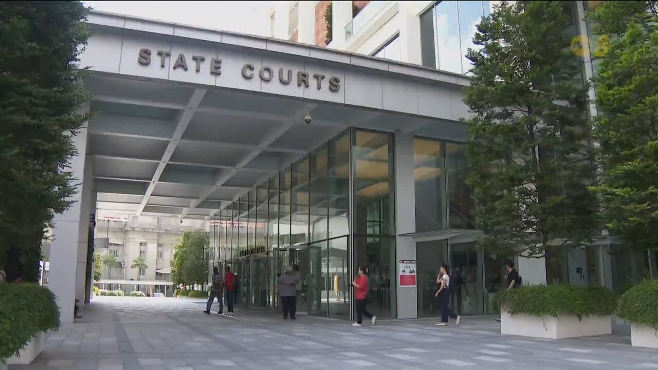 涉30亿元洗钱案前银行客户经理被判监24个月- 8world